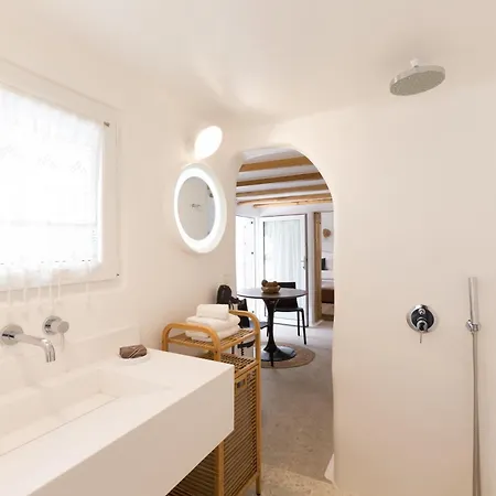 Kallos & Apartment Naxos City