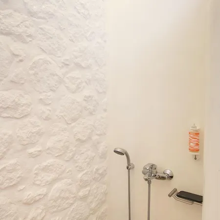 Kallos & Apartment
