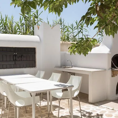 Kallos & Daire Naxos City